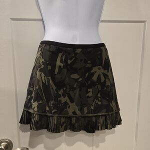 lululemon athletica Black and Green Mini Skirt
